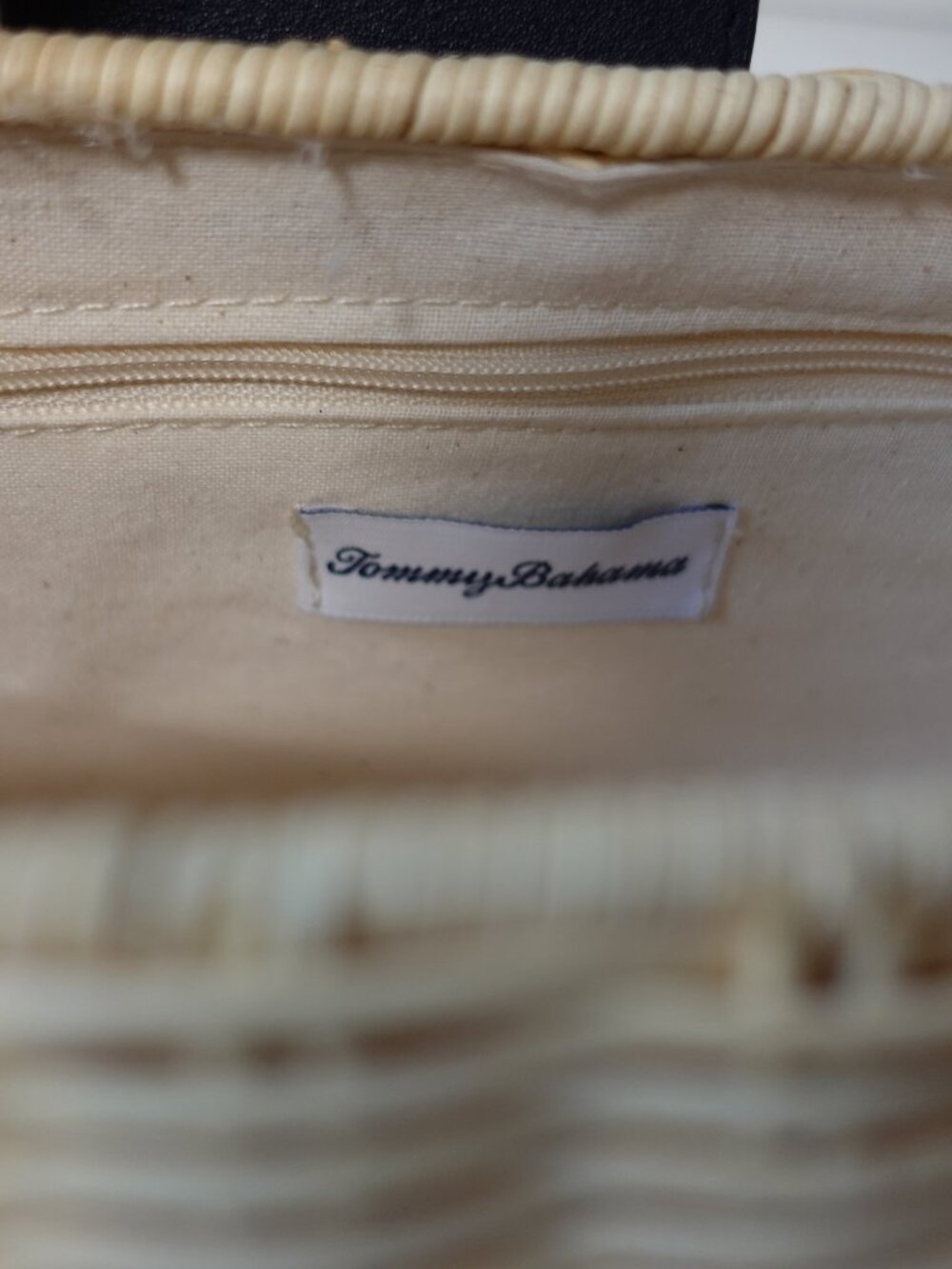 Tommy Bahama Woven Clutch with chain Strap - Picture 5 of 5